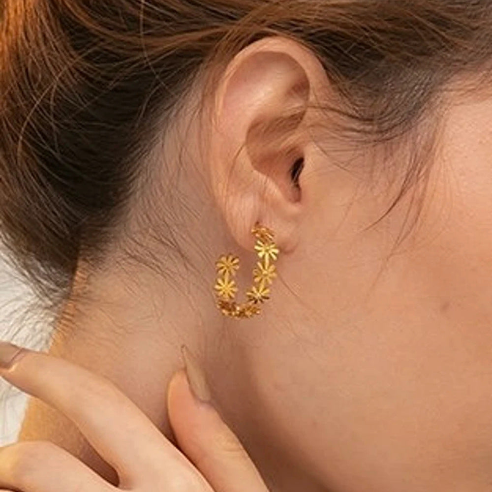 1 Pair Elegant Lady Daisy Plating Stainless Steel 18k Gold Plated Ear Studs
