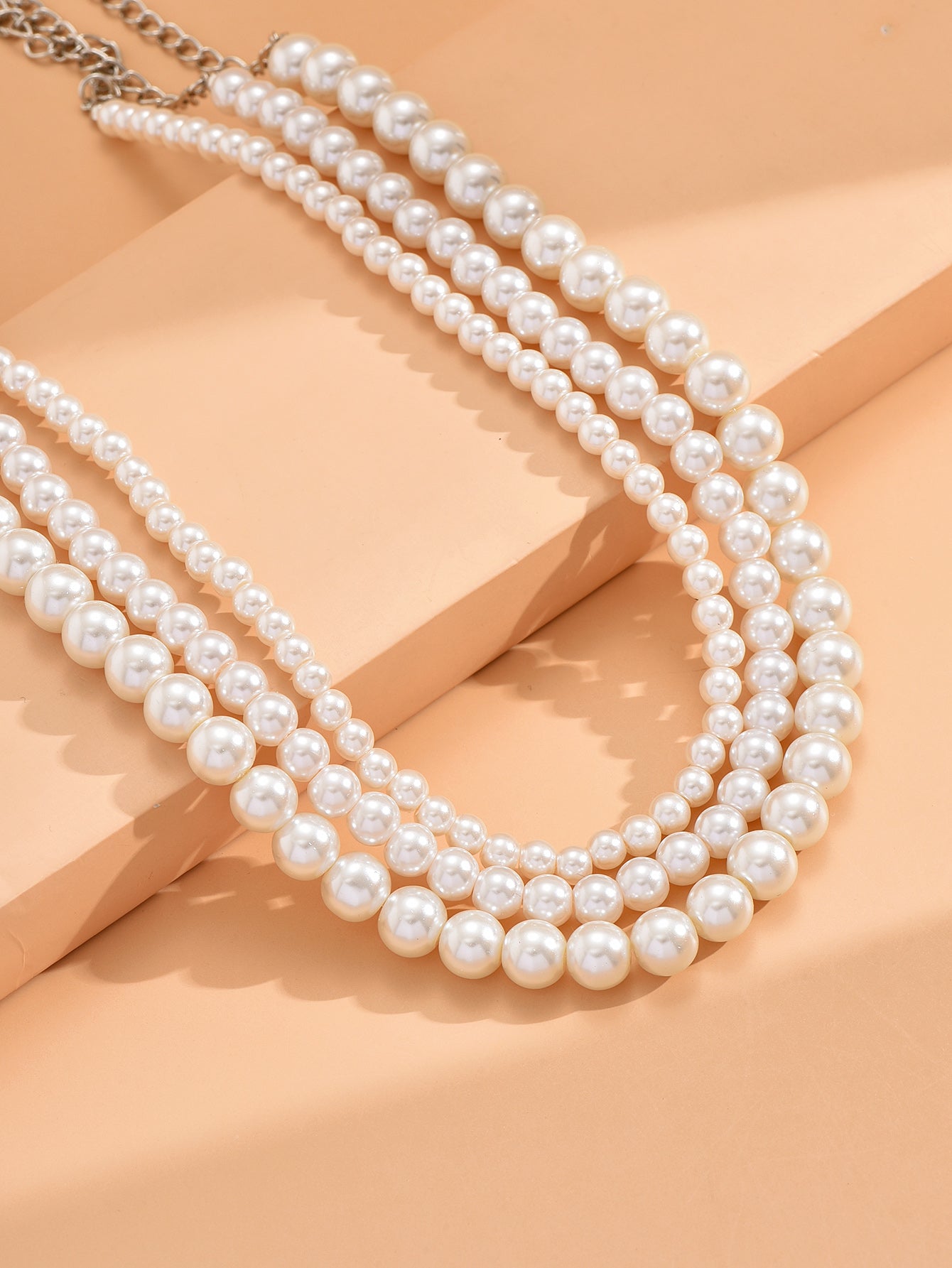 Elegant Solid Color Imitation Pearl Women's Necklace