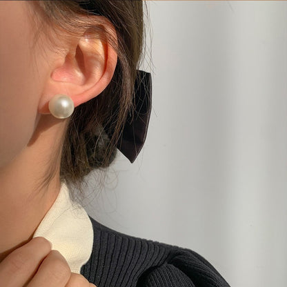 Fashion Round Artificial Pearl Women's Ear Studs 1 Pair