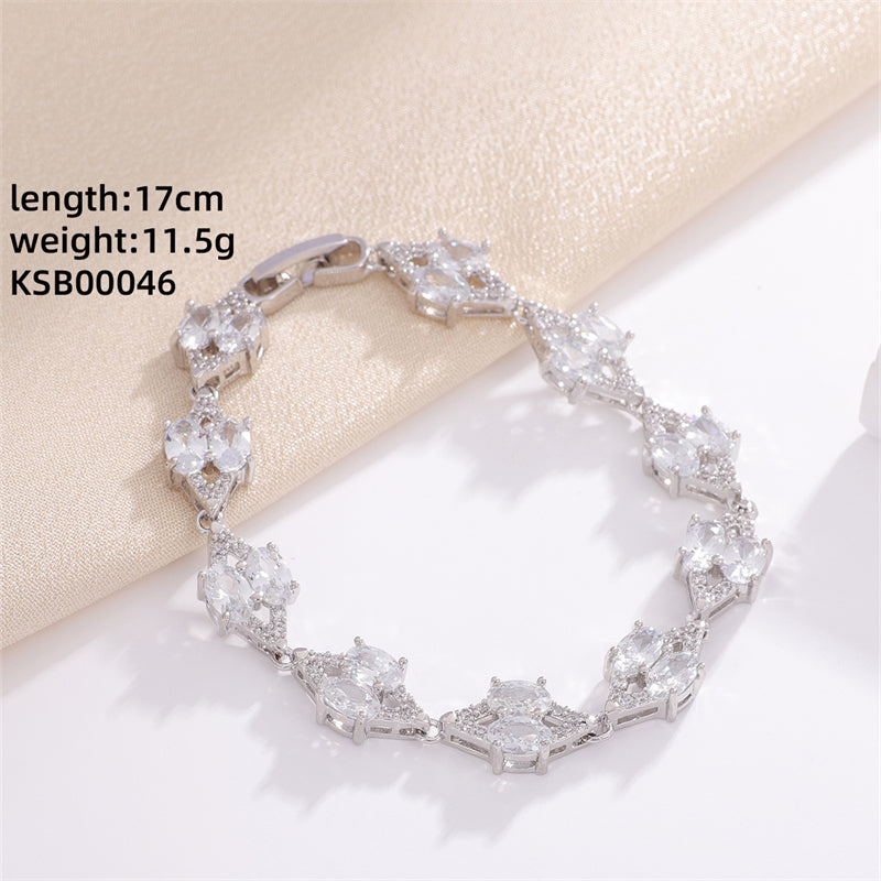 Casual Luxurious Shiny Four Leaf Clover Infinity Heart Shape Copper Zircon Bracelets In Bulk