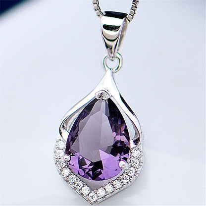 Elegant Lady Geometric Alloy Iron Plating Inlay Rhinestones White Gold Plated Women's Pendant Necklace