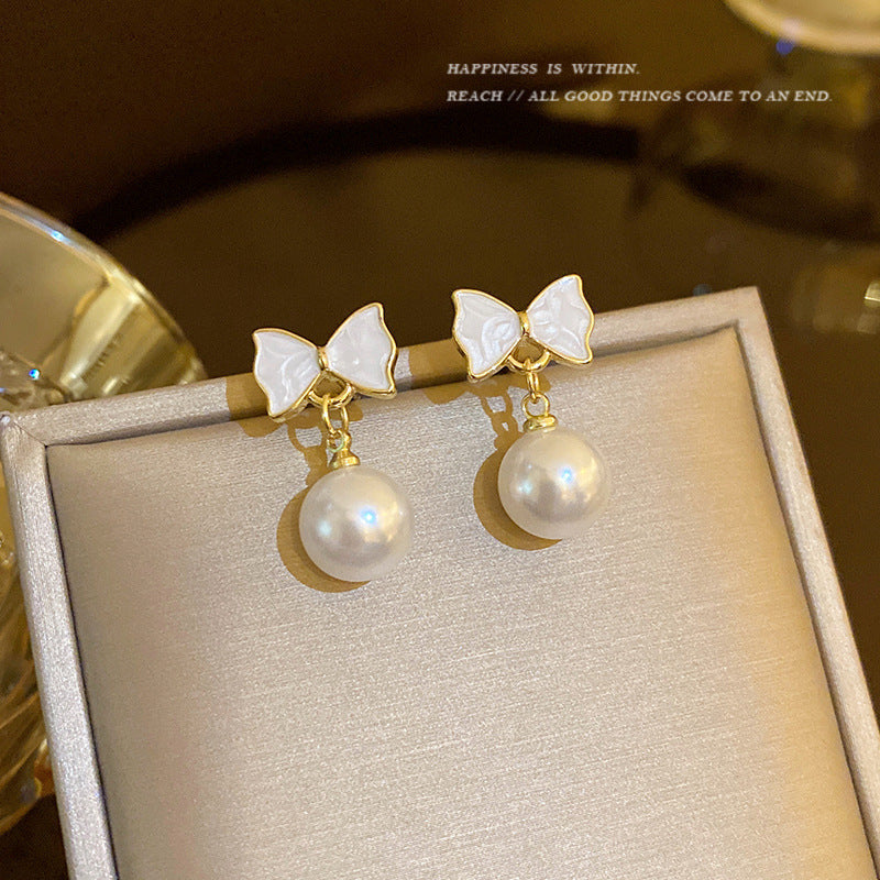 Fashion Flower Alloy Inlay Artificial Gemstones Pearl Women's Ear Studs 1 Pair