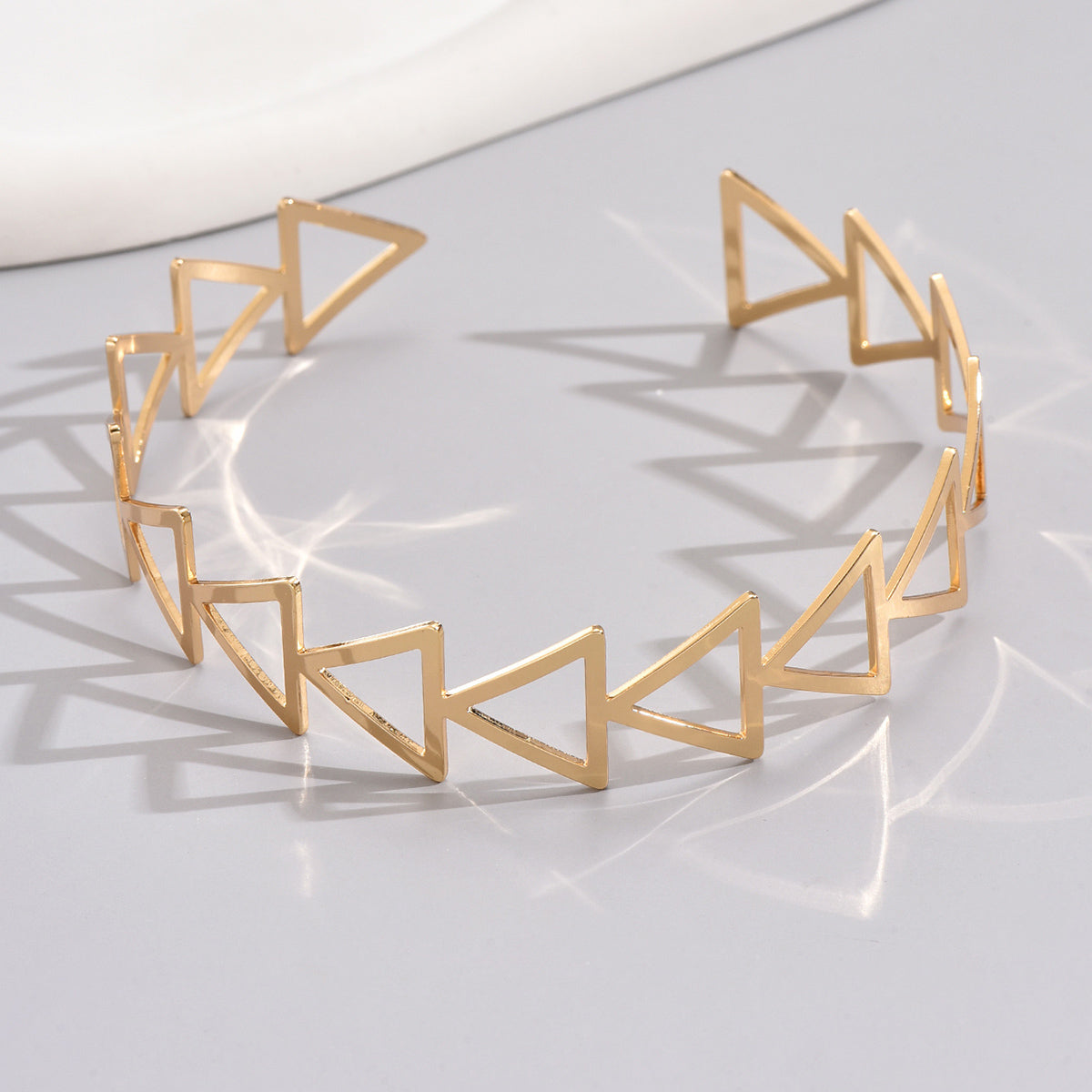 Elegant Classic Style Triangle Iron Women's Arm Bracelet