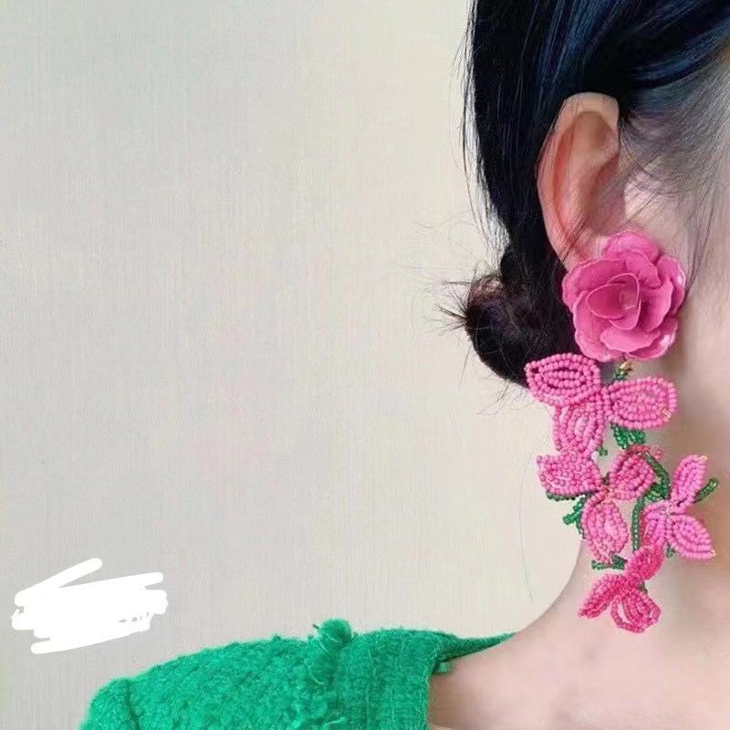 1 Pair Exaggerated Lady Flower Beaded Resin Seed Bead Metal Drop Earrings