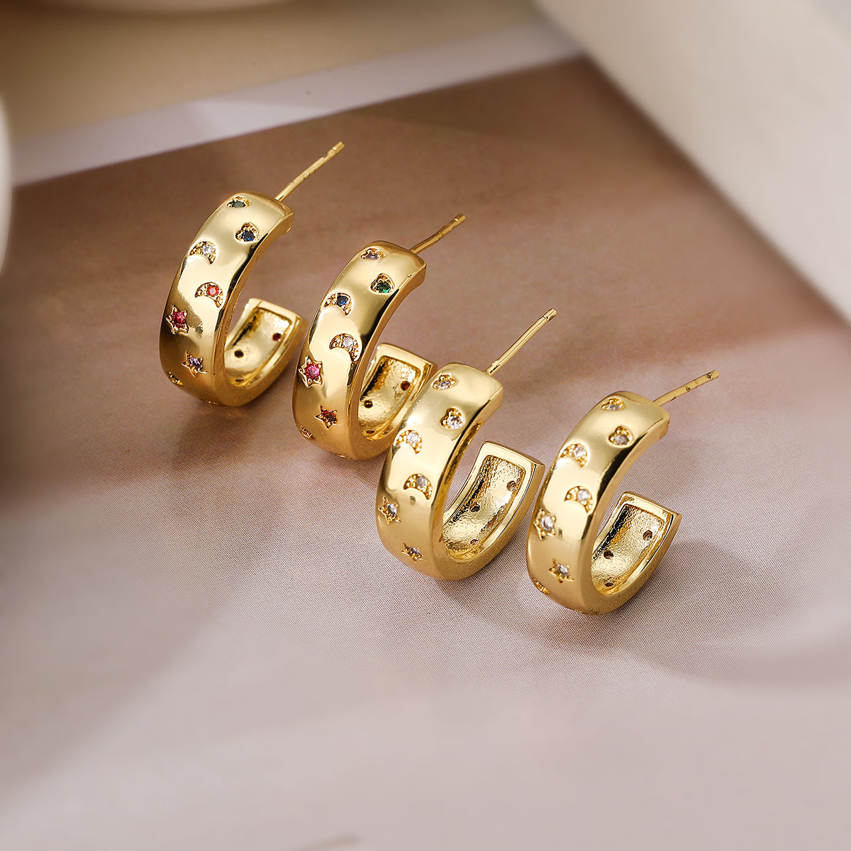 1 Pair Elegant Simple Style Star Moon Plating Inlay Copper Zircon 18k Gold Plated Ear Studs