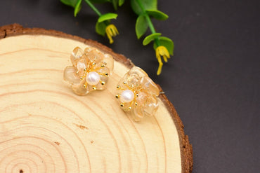 1 Pair Retro Flower Plating Inlay Copper Natural Stone Pearl 18k Gold Plated Ear Studs
