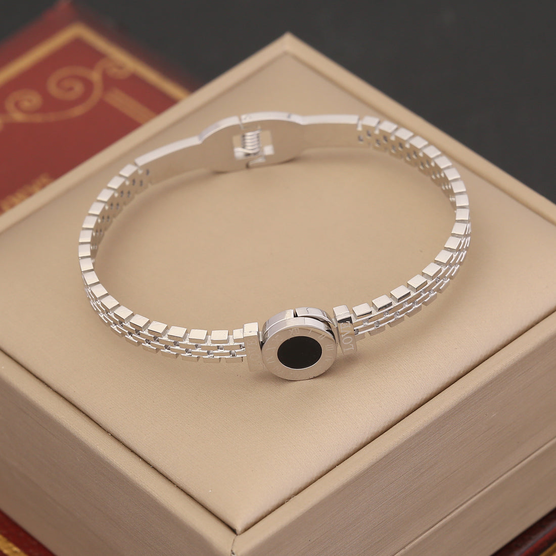 Simple Style Commute Devil's Eye Heart Shape Stainless Steel Plating Inlay Artificial Diamond Bangle