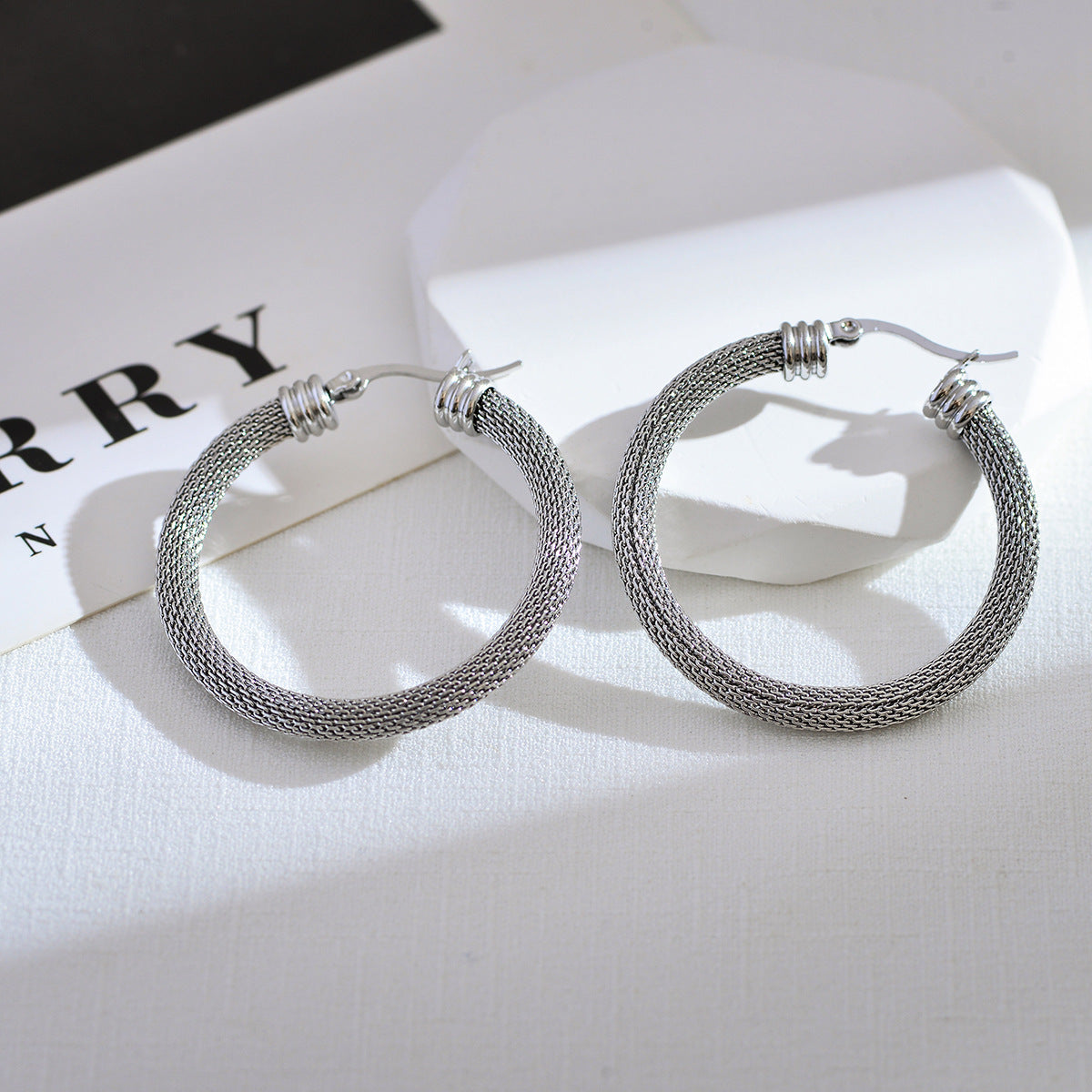 1 Pair Elegant Classic Style Solid Color Plating Stainless Steel 18k Gold Plated Hoop Earrings