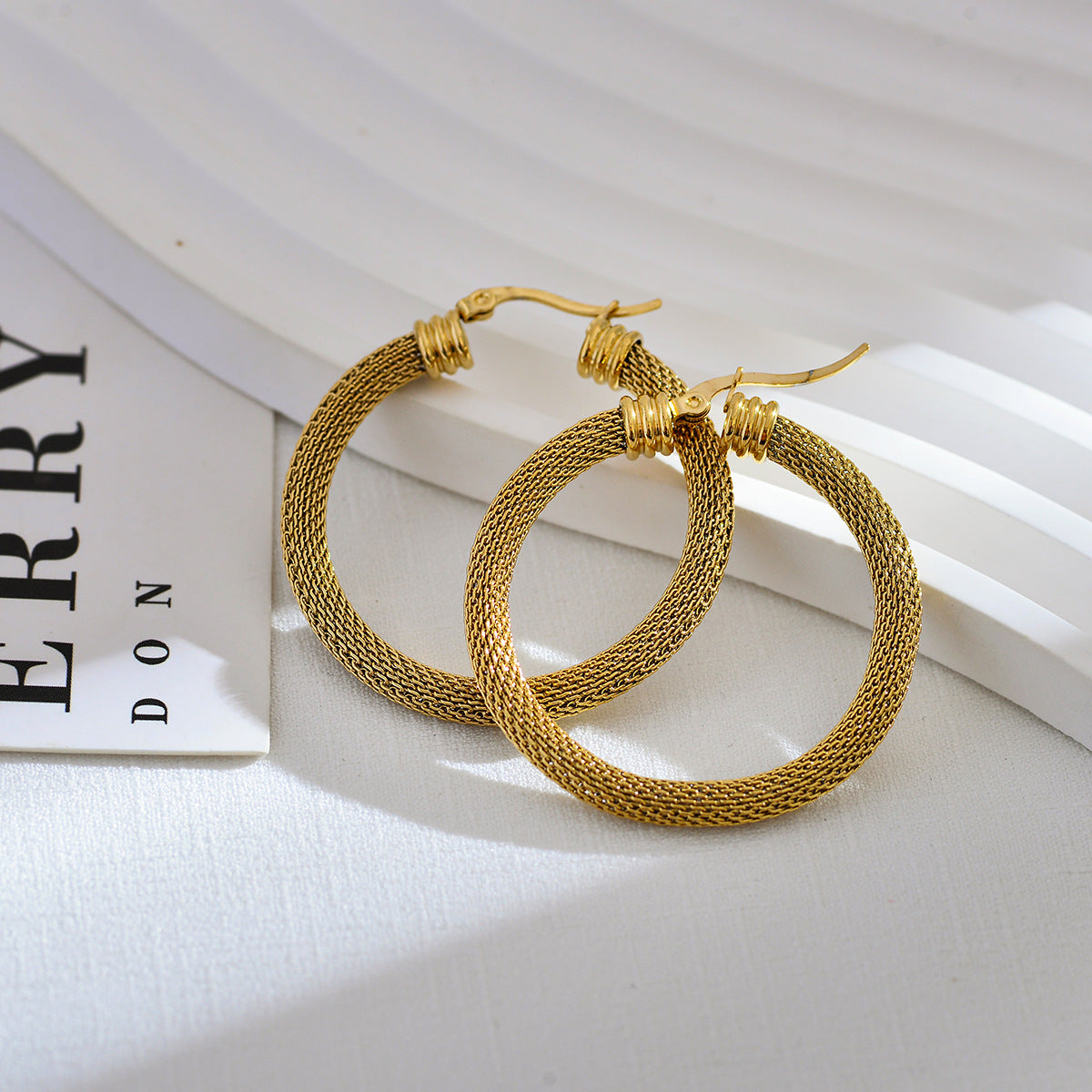 1 Pair Elegant Classic Style Solid Color Plating Stainless Steel 18k Gold Plated Hoop Earrings