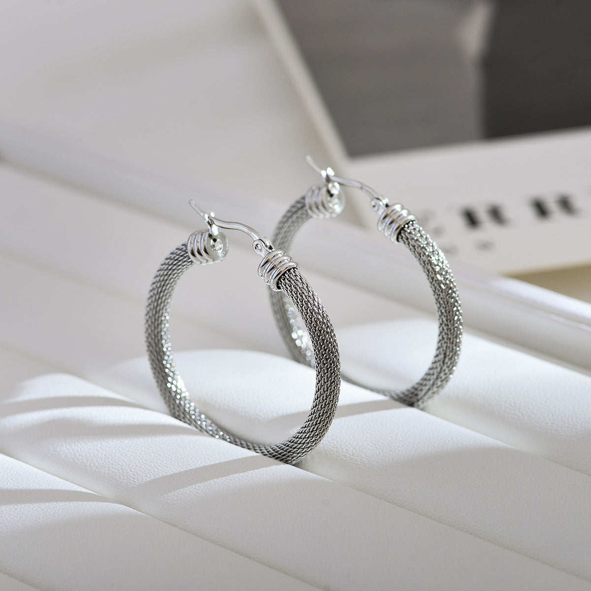 1 Pair Elegant Classic Style Solid Color Plating Stainless Steel 18k Gold Plated Hoop Earrings