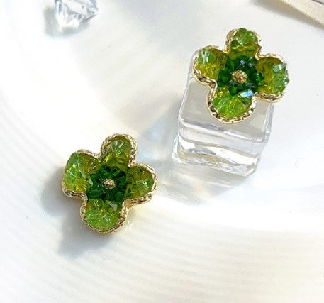 1 Pair Elegant Sweet Flower Artificial Crystal Ear Studs