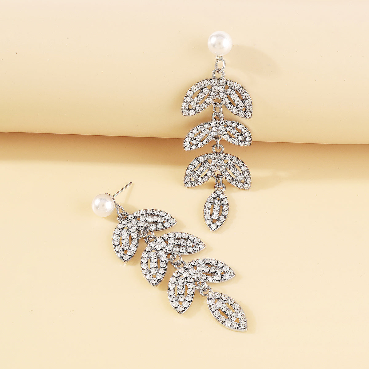 Wholesale Jewelry Elegant Shiny Leaves Imitation Pearl Iron Rhinestones Inlay Drop Earrings