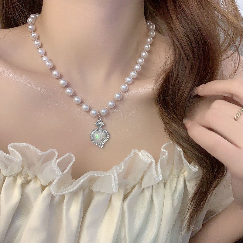 Elegant Simple Style Heart Shape Alloy Beaded Inlay Artificial Pearls Women's Necklace