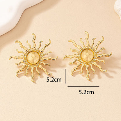 1 Pair Retro Exaggerated Sun Plating Metal Ear Studs