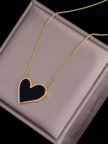 Elegant Lady Heart Shape Titanium Steel Plating Pendant Necklace