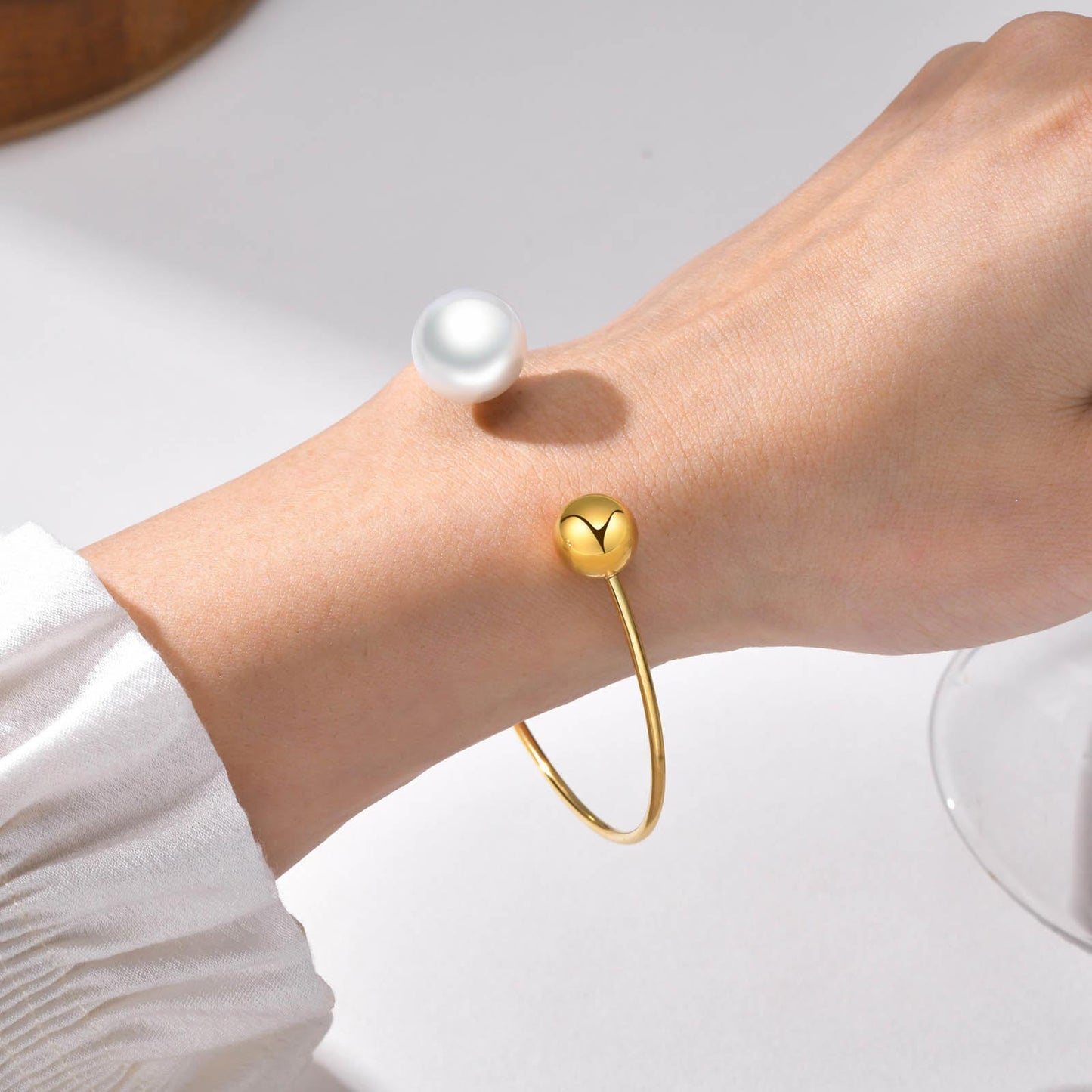 Simple Style Round Stainless Steel Inlay Pearl Bangle