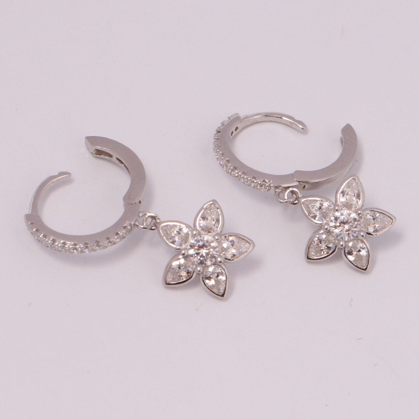 1 Pair Retro Simple Style Flower Inlay Sterling Silver Zircon Drop Earrings