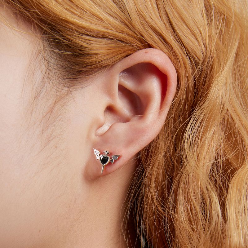 1 Piece Classic Style Wings Inlay Sterling Silver Zircon Ear Studs