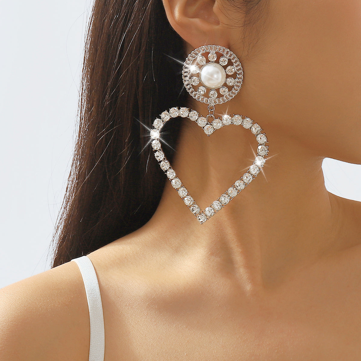 1 Pair Modern Style Simple Style Shiny Heart Shape Inlay Alloy Artificial Pearls Rhinestones Drop Earrings