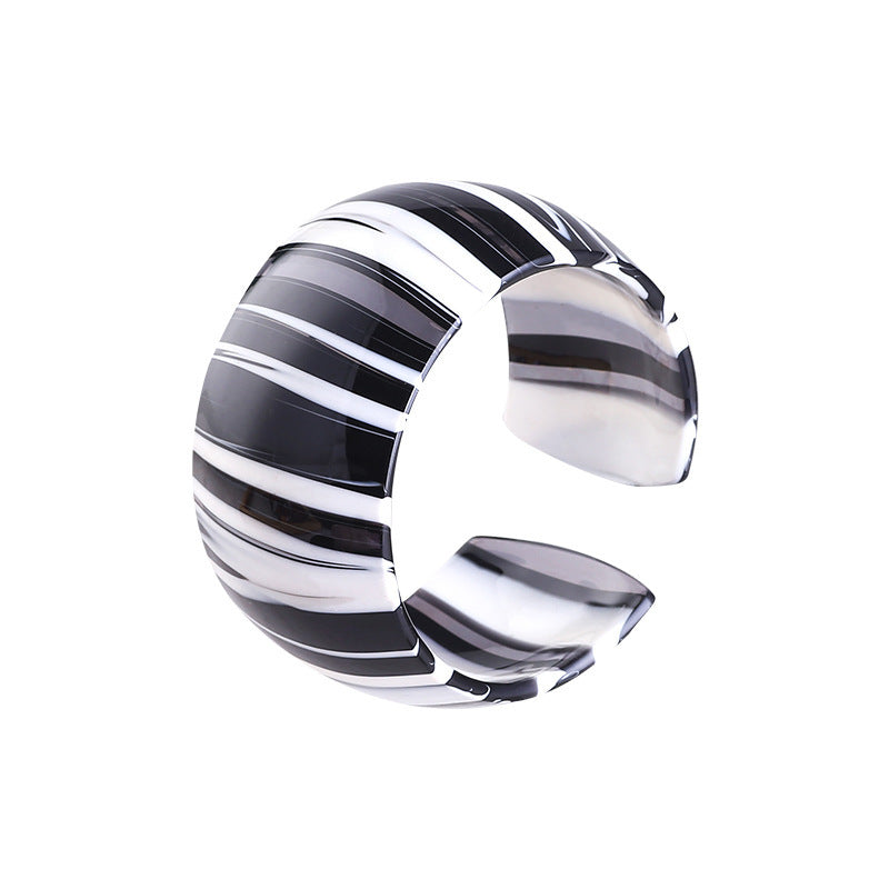 Retro Lady Color Block Resin Women's Bangle