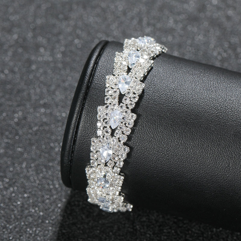 Elegant Simple Style Solid Color Stainless Steel Inlay Rhinestones Bracelets