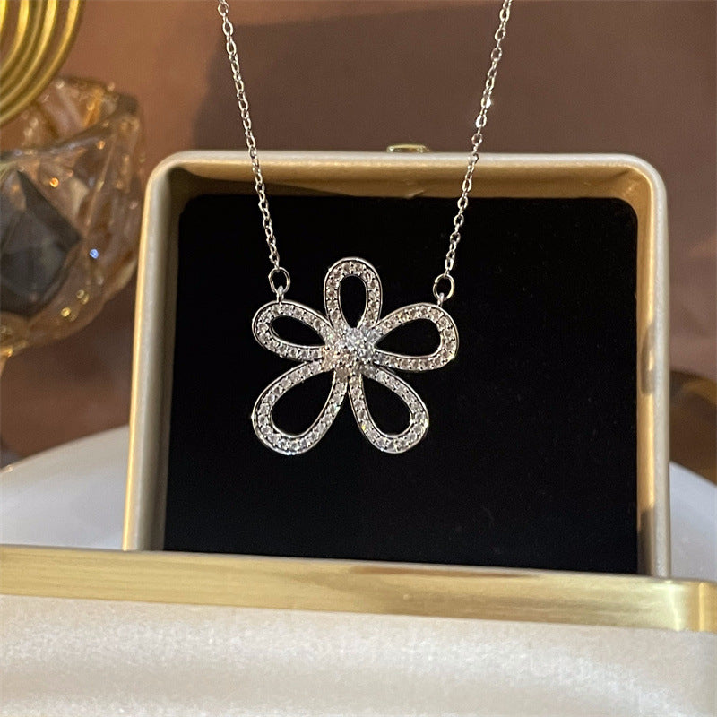 Vintage Style Flower Copper Plating Inlay Zircon Pendant Necklace