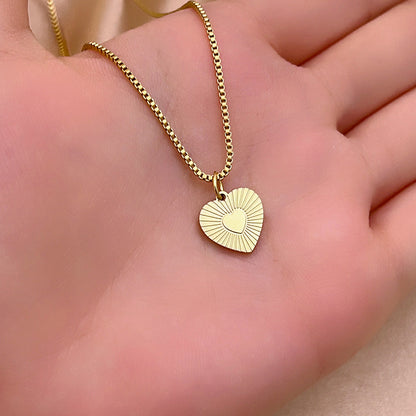 Hip-hop Simple Style Roman Style Round Heart Shape Titanium Steel Polishing Plating Gold Plated Pendant Necklace