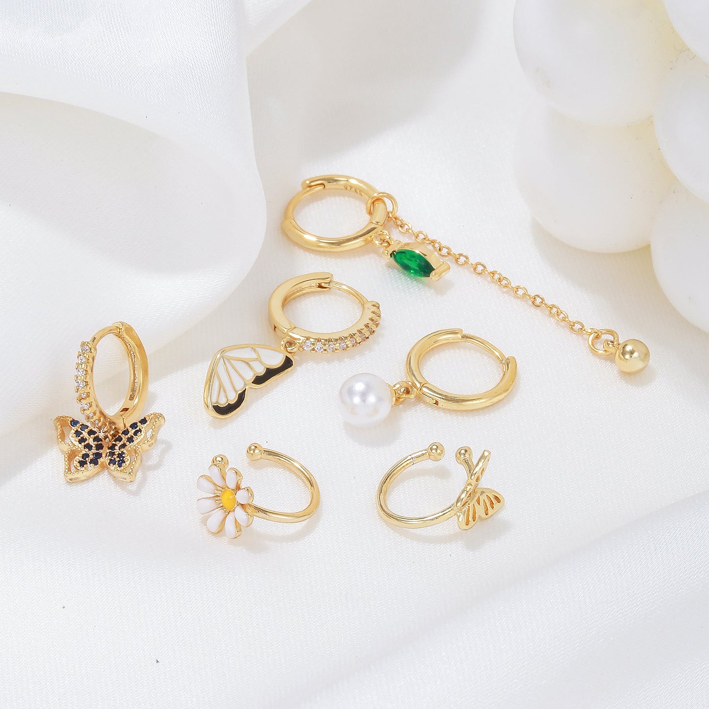 1 Set Elegant Simple Style Tassel Flower Butterfly Plating Inlay Brass Zircon 18k Gold Plated Ear Cuffs