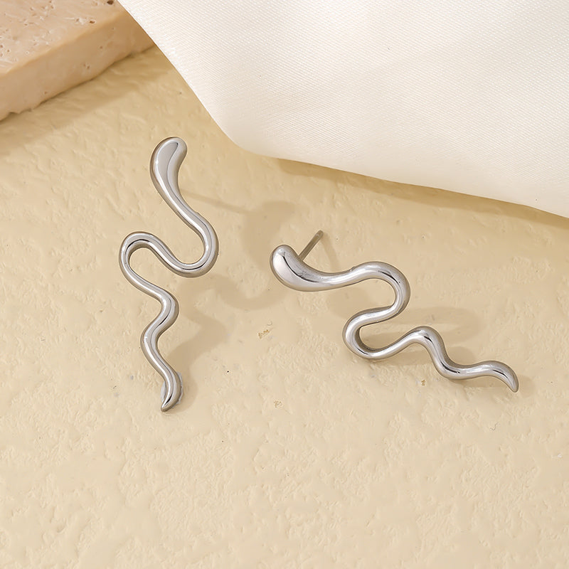 1 Pair Hip-hop Simple Style Snake Polishing Plating Titanium Steel Gold Plated Silver Plated Ear Studs