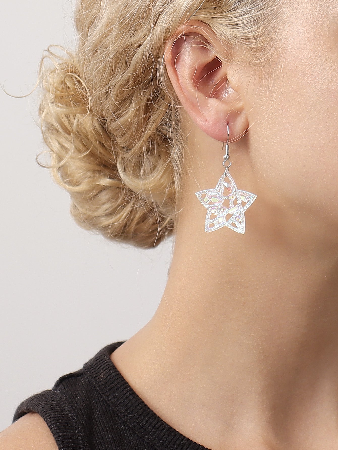 1 Pair Casual Elegant Shiny Star Hollow Out Arylic Drop Earrings