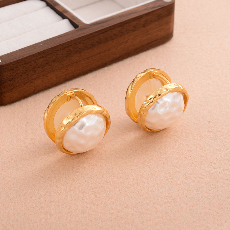 1 Pair Simple Style Classic Style Round Inlay Copper Alloy Pearl 18k Gold Plated Ear Studs