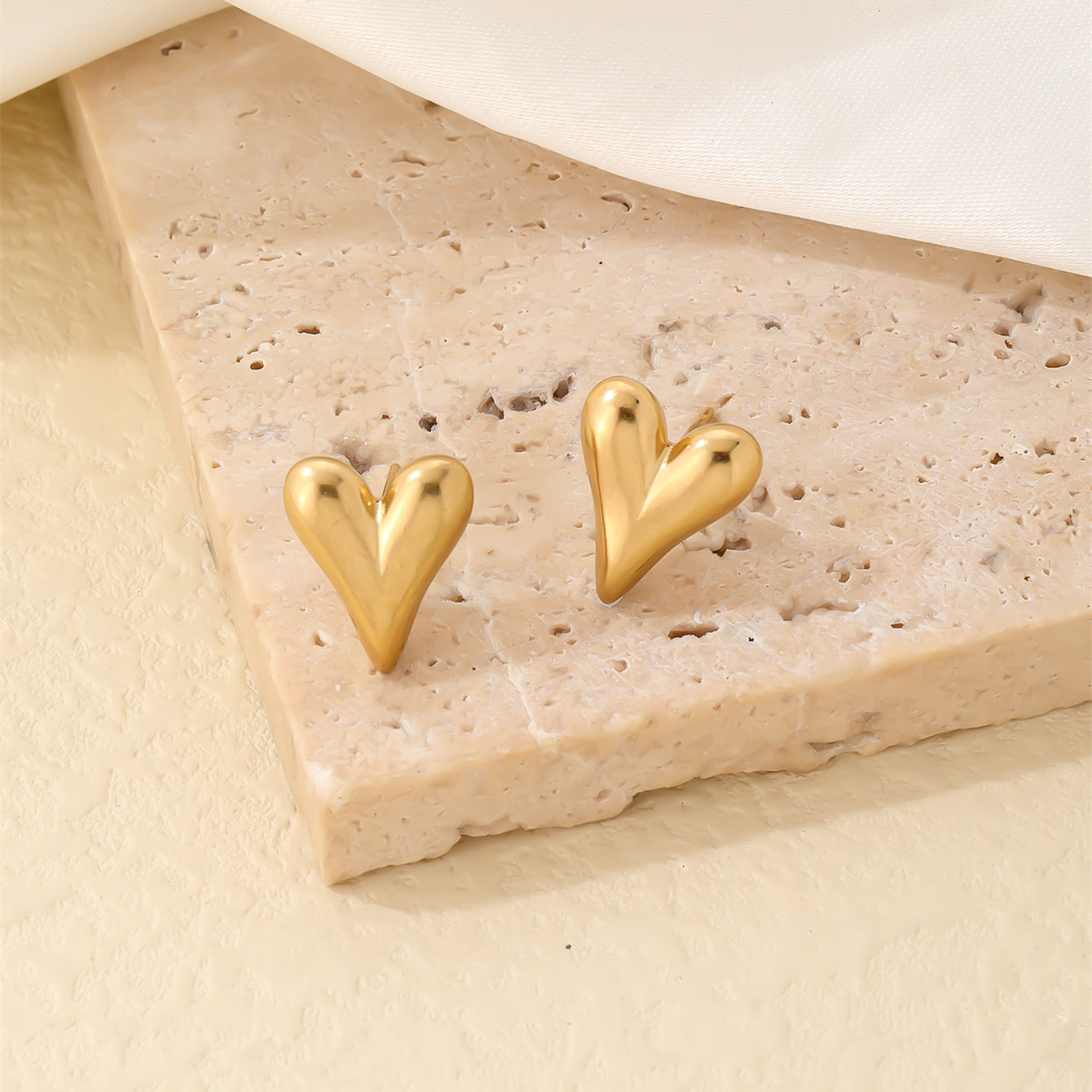 1 Pair Cute Simple Style Heart Shape Polishing Plating Stainless Steel White Gold Plated Gold Plated Ear Studs