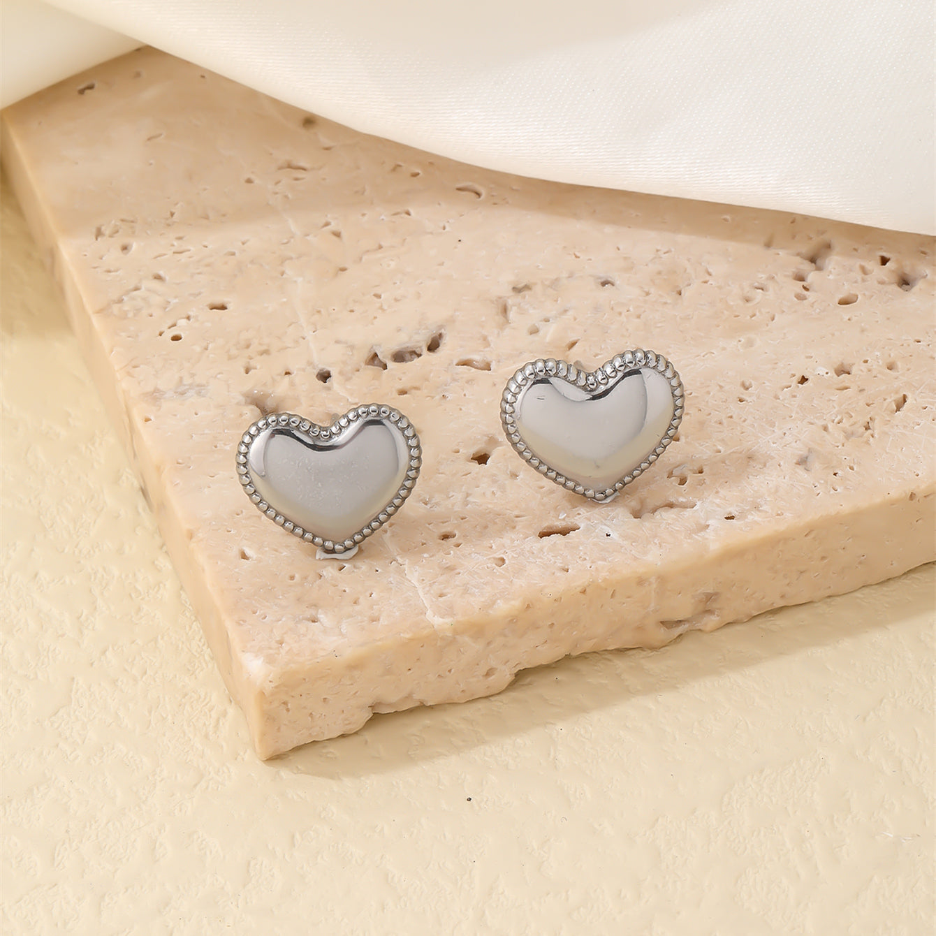 1 Pair Cute Simple Style Heart Shape Polishing Plating Stainless Steel White Gold Plated Gold Plated Ear Studs