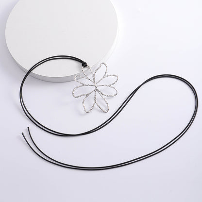 Elegant Nordic Style Commute Flower Gold Plated Silver Plated Alloy Wholesale Pendant Necklace