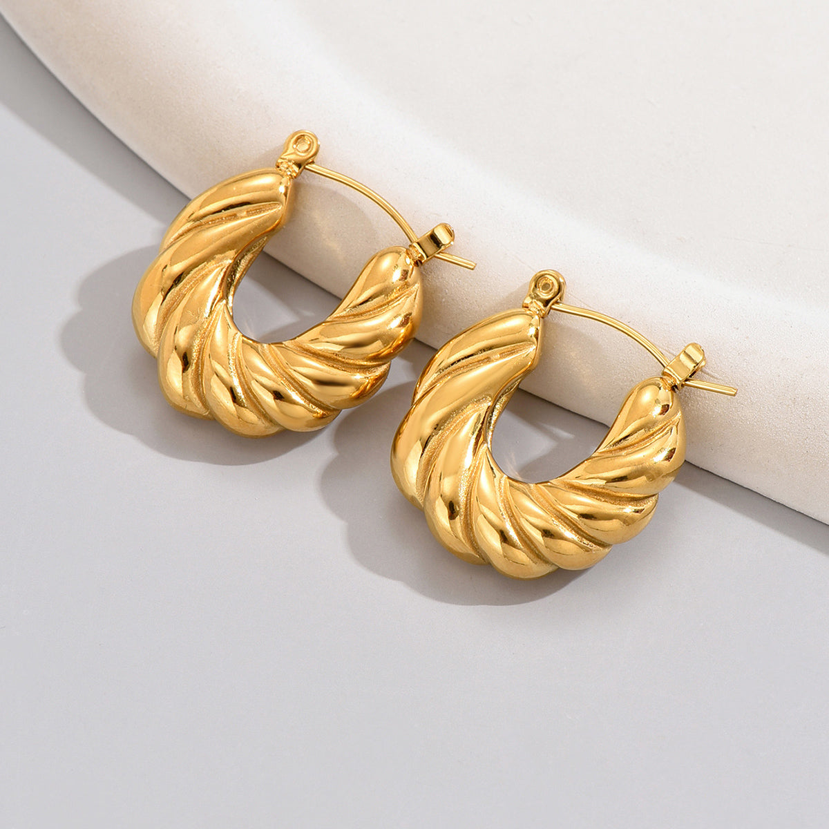 1 Pair Simple Style Classic Style Solid Color Plating Titanium Steel 18k Gold Plated Gold Plated Ear Studs