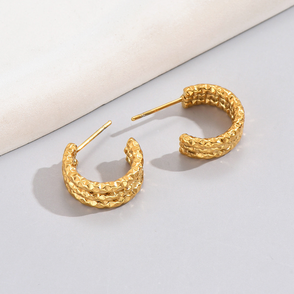 1 Pair Simple Style Classic Style Solid Color Plating Titanium Steel 18k Gold Plated Gold Plated Hoop Earrings