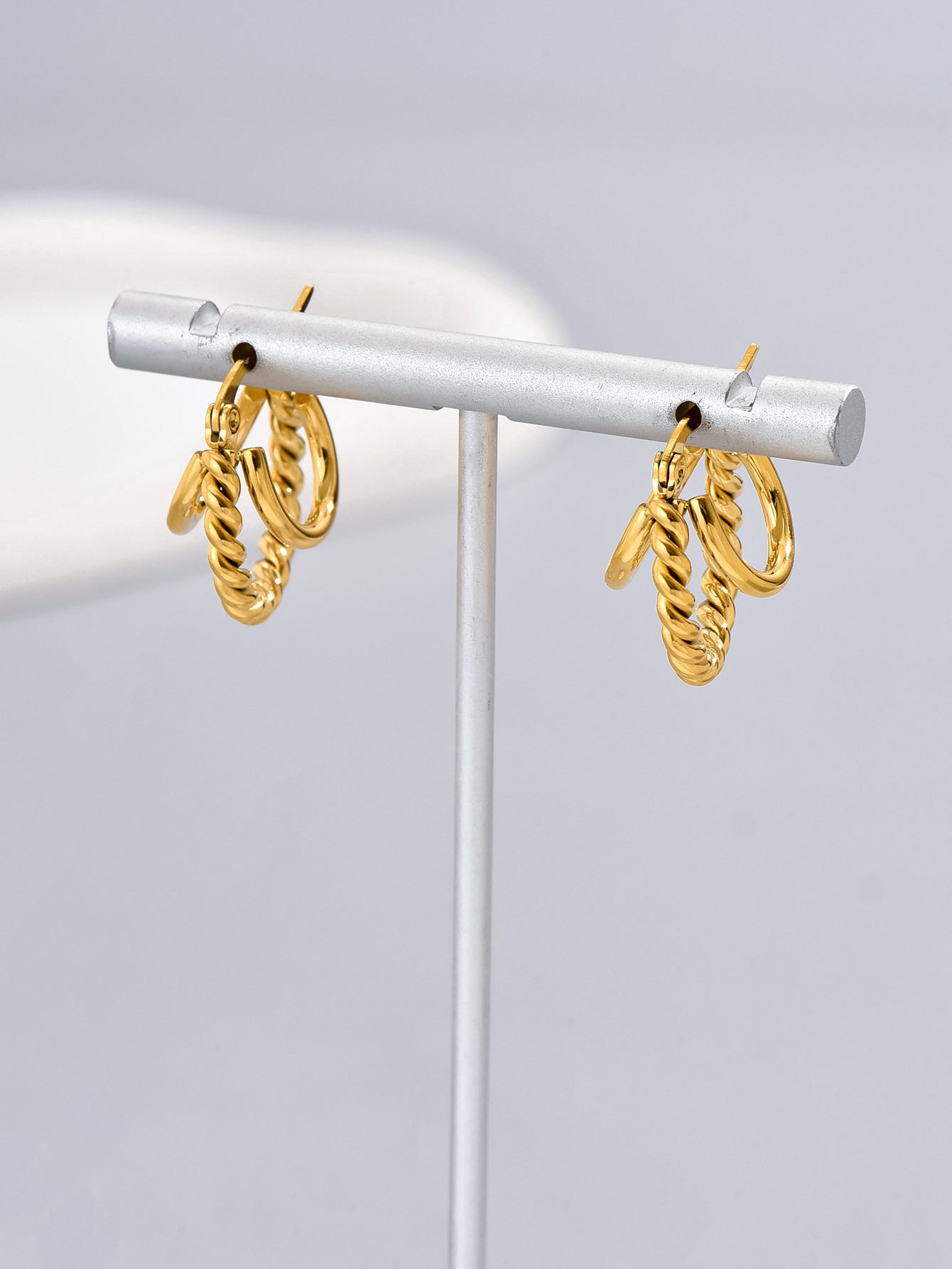 1 Pair Simple Style Classic Style Solid Color Plating Titanium Steel 18k Gold Plated Gold Plated Earrings