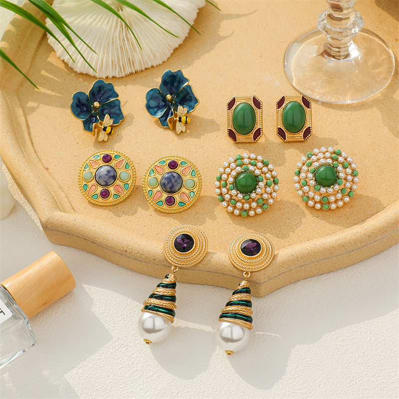 1 Pair Casual Simple Style Classic Style Round Square Flower Plating Inlay Copper Pearl Gold Plated Ear Studs