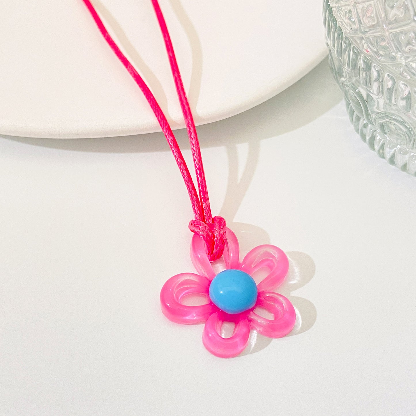 Modern Style Sweet Flower Arylic Wholesale Pendant Necklace