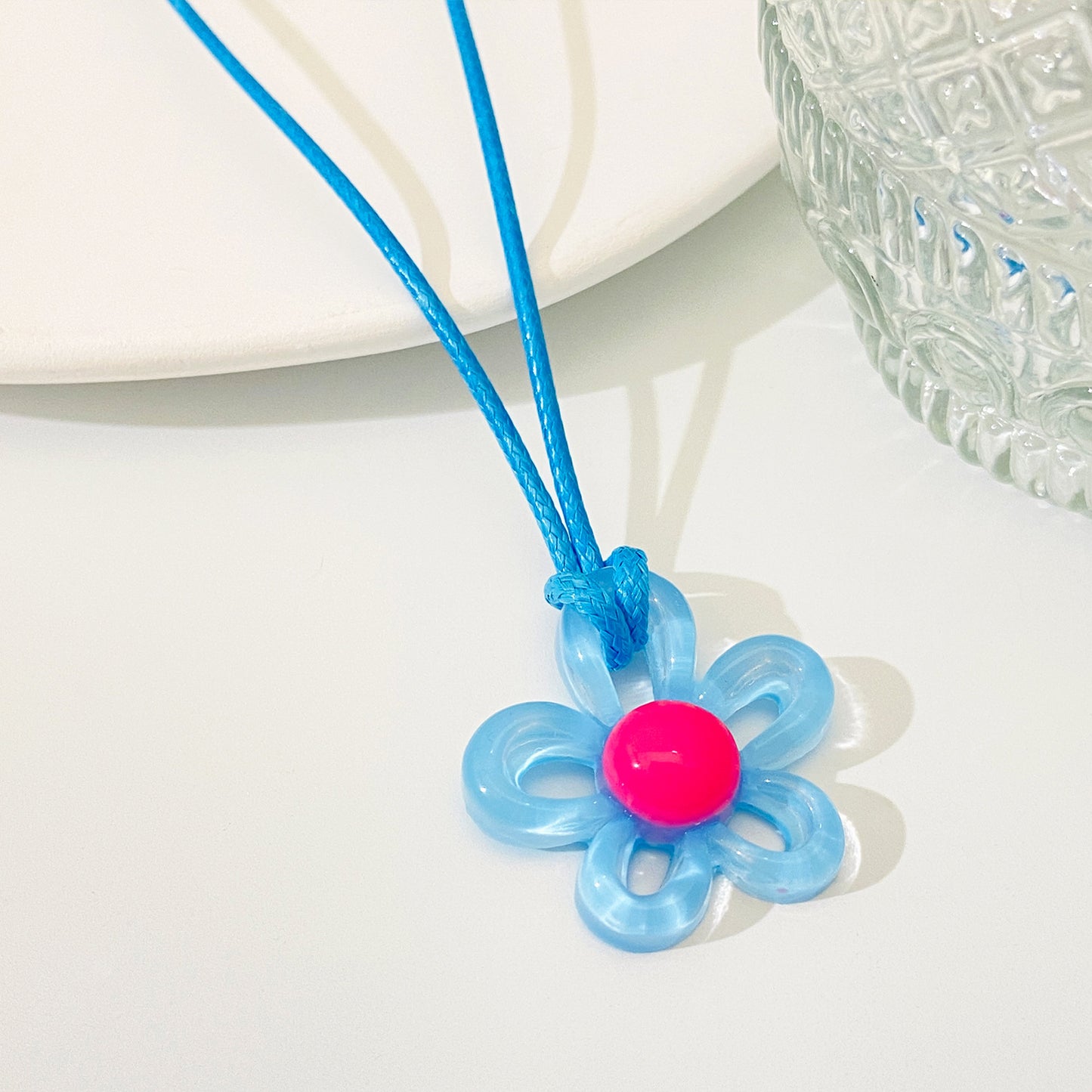 Modern Style Sweet Flower Arylic Wholesale Pendant Necklace