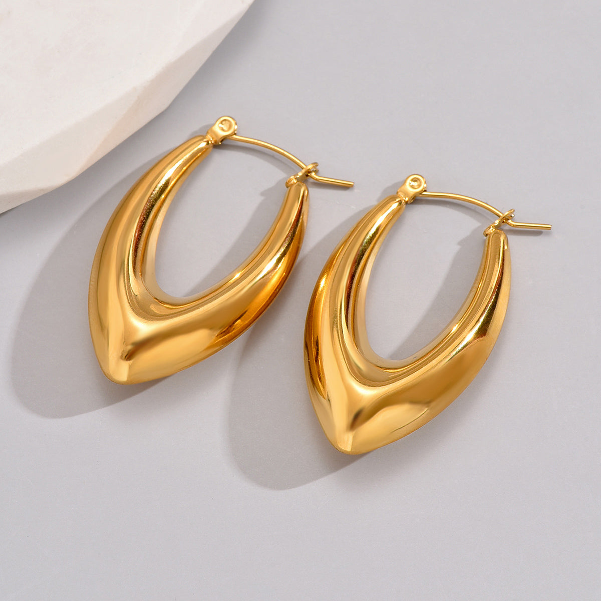 1 Pair Classic Style Roman Style Solid Color Plating Stainless Steel Titanium Steel 18k Gold Plated Gold Plated Earrings