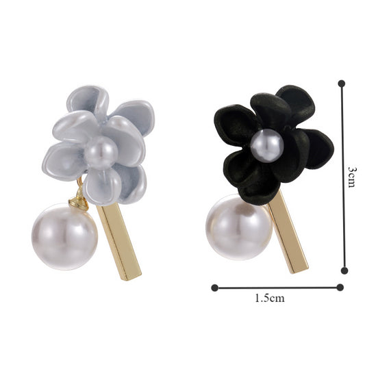 1 Pair Elegant Princess Flower Imitation Pearl Alloy Gold Plated Ear Studs