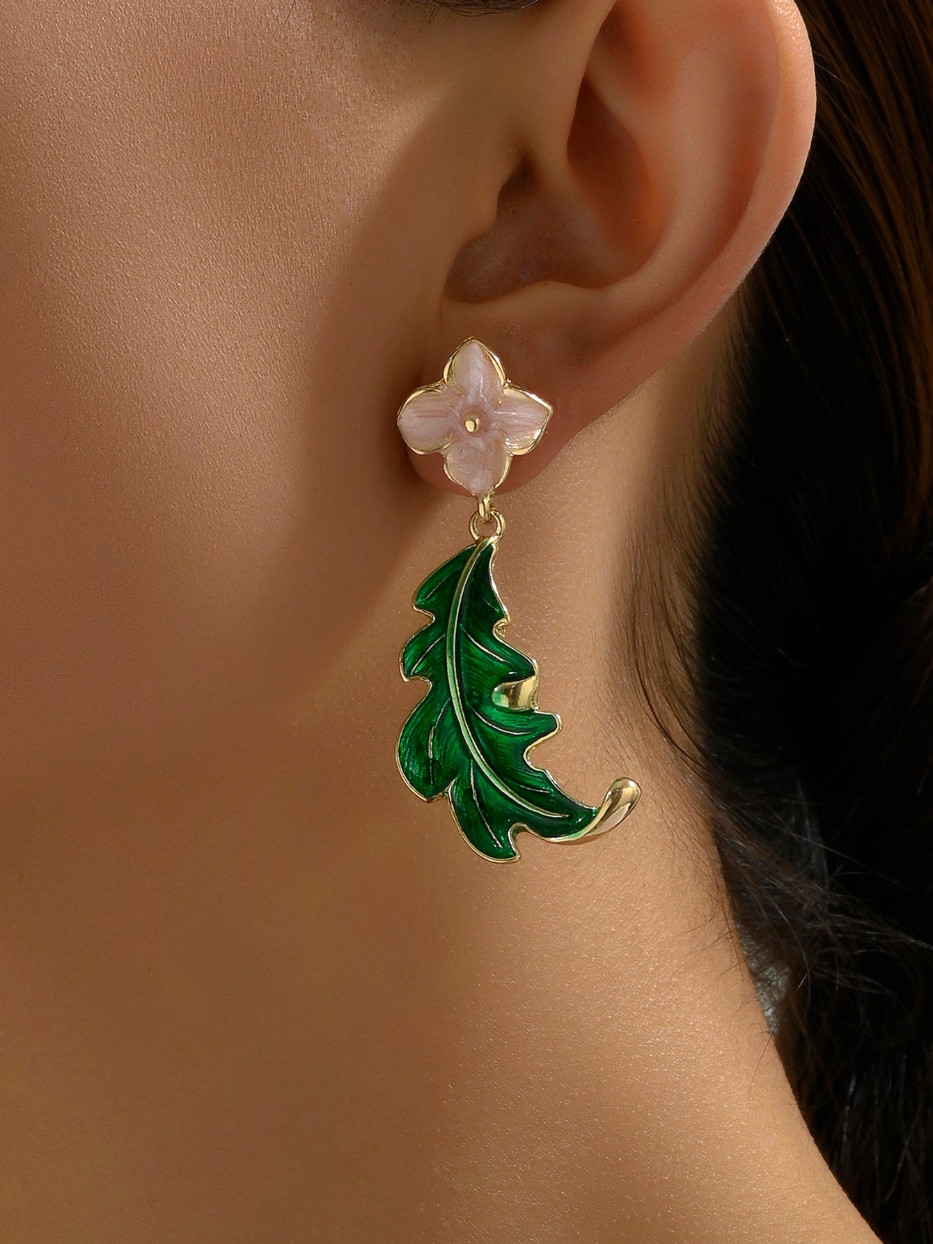 1 Pair Simple Style Classic Style Leaves Enamel Alloy Drop Earrings