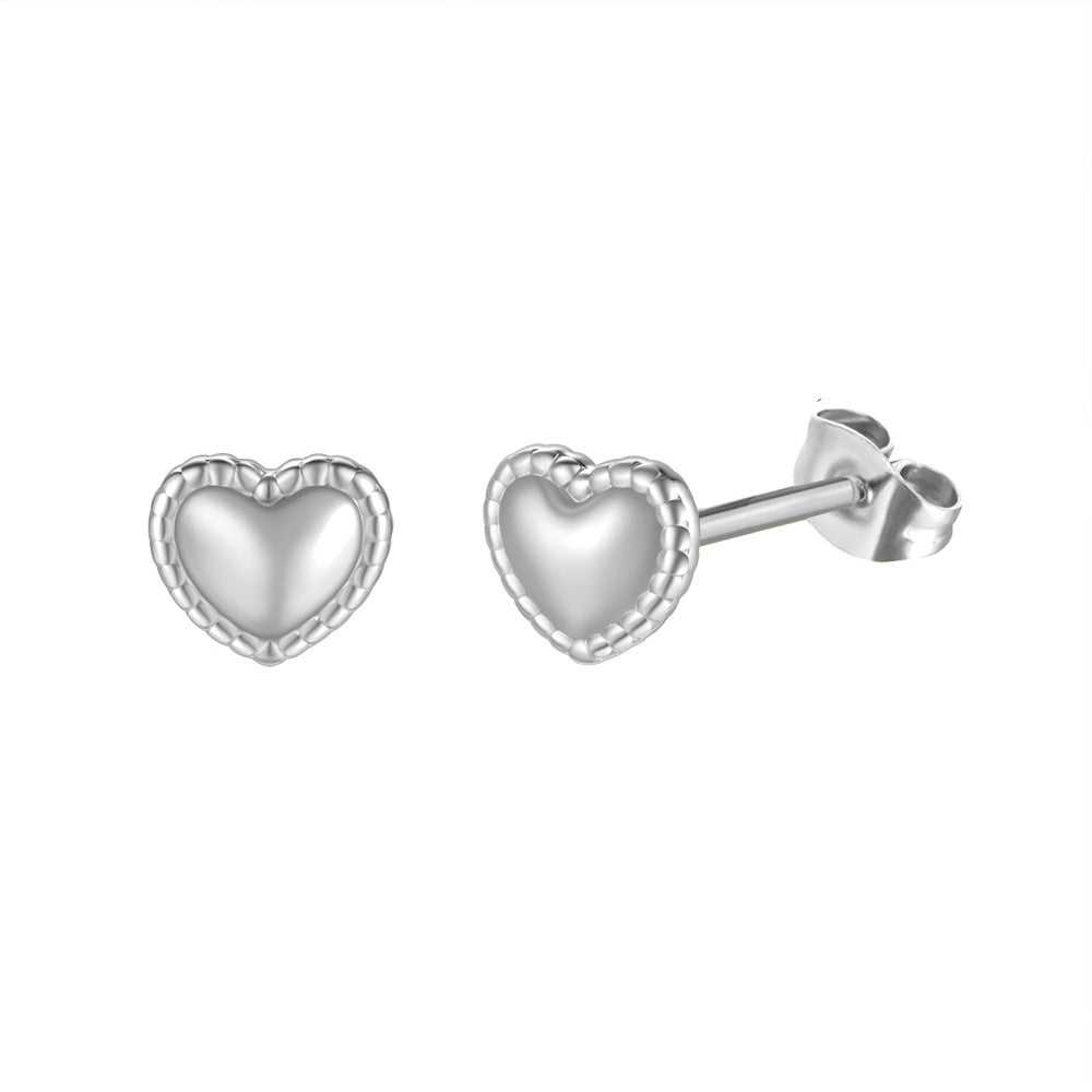 1 Pair Casual Basic Geometric Moon Heart Shape Titanium Steel Ear Studs