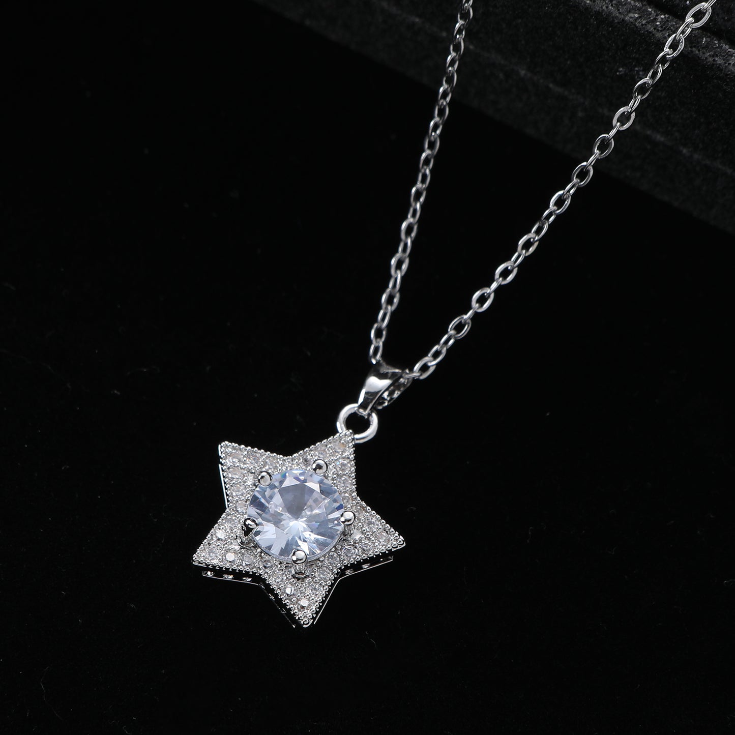 Elegant Lady Classic Style Star Heart Shape Alloy Inlay Artificial Gemstones Zircon Women's Pendant Necklace