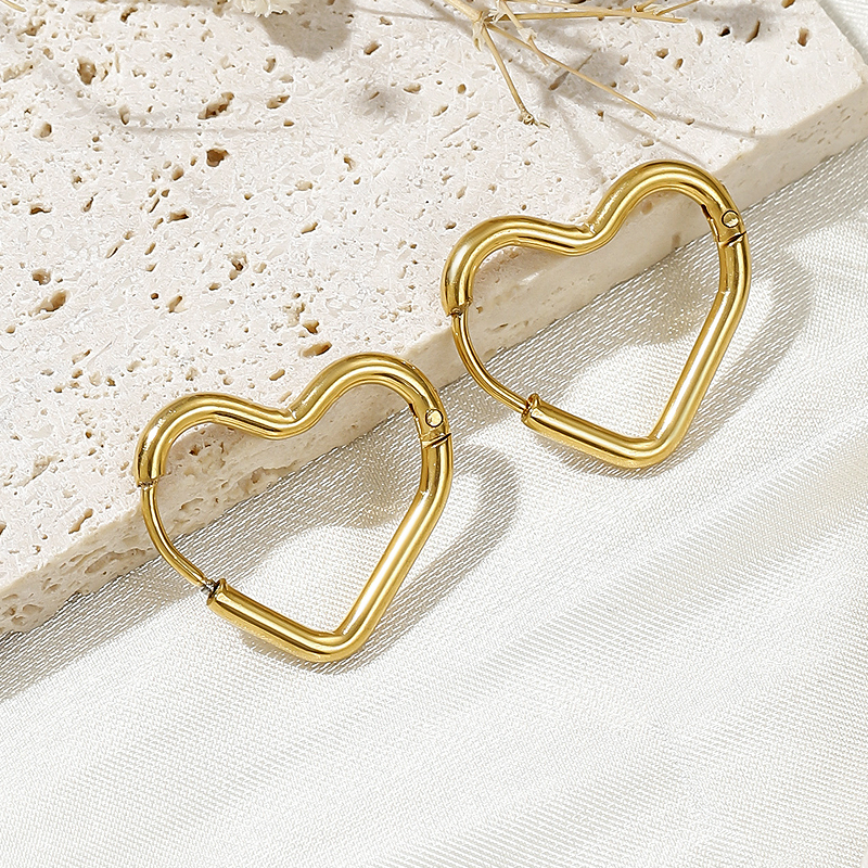 1 Pair Exaggerated Simple Style Heart Shape Plating Inlay Stainless Steel Zircon 18k Gold Plated Earrings