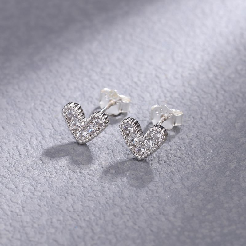 1 Pair Simple Style Commute Heart Shape Plating Sterling Silver Zircon Silver Plated Ear Studs