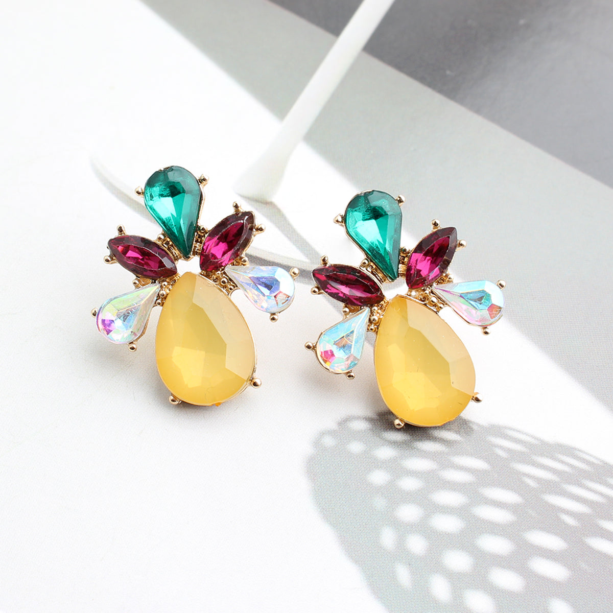 1 Pair Elegant Leaves Water Droplets Plating Inlay Arylic Alloy Rhinestones Gold Plated Ear Studs