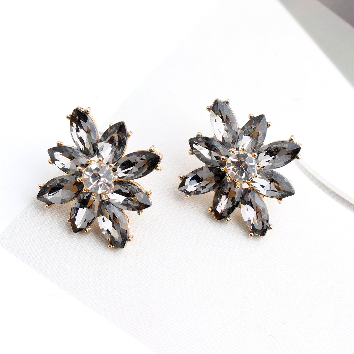 1 Pair Casual Elegant Flower Plating Inlay Alloy Crystal Rhinestones Gold Plated Ear Studs