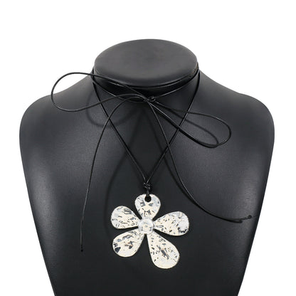 Exaggerated Modern Style Simple Style Heart Shape Flower Alloy Wholesale Pendant Necklace